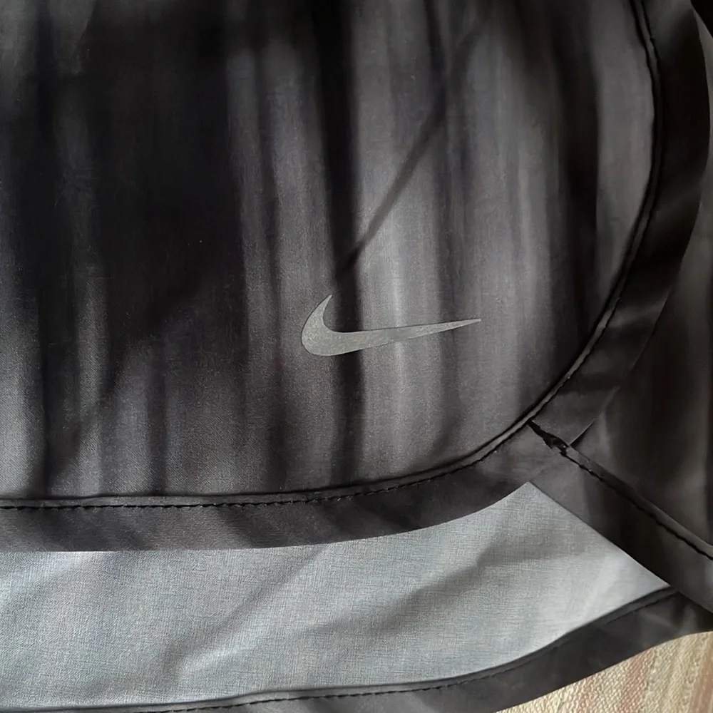 Nike Dri-Fit Small Black/Gray Running Shorts - Picture 2 of 6